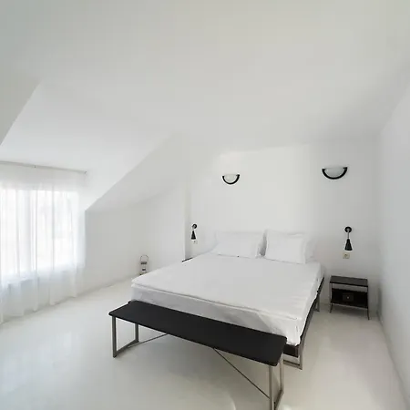 Mistral 3* 네세부르